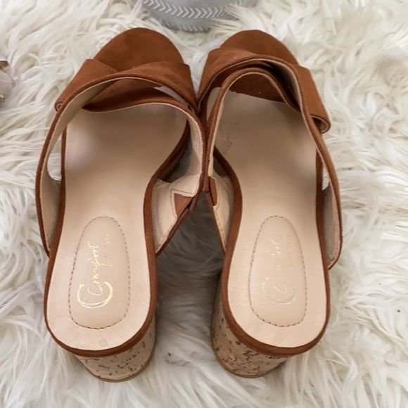 Cato Block Heel Crisscross Sandal - Picture 6 of 6